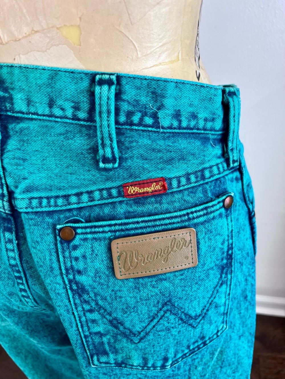 VTG 1980s Wrangler Teal Acid Wash High-Waist Jeans